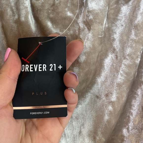 FOREVER 21 Plus Champagne Velvet Off the Shoulder Long sleeve Top - Picture 6 of 7